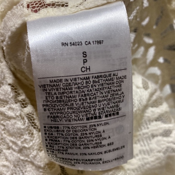 Banana Republic Lace Back Button Detail Blouse - Picture 5 of 5